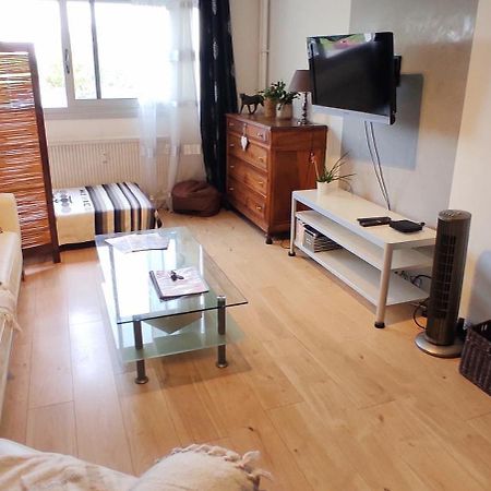 Appartement entier 70m² avec Balcon et Parking en Résidence Fermée Saint-Priest  Exterior foto