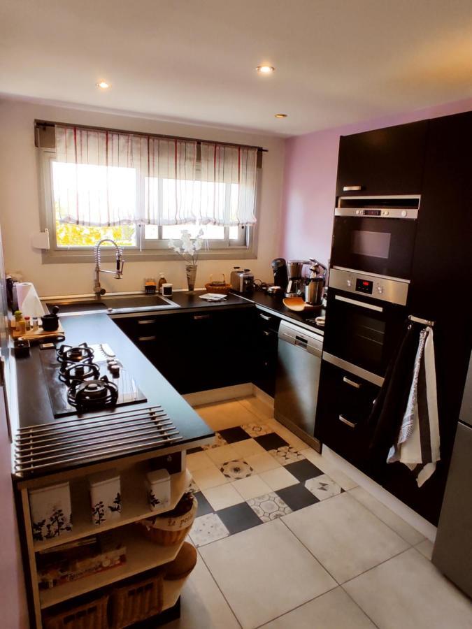 Appartement entier 70m² avec Balcon et Parking en Résidence Fermée Saint-Priest  Exterior foto