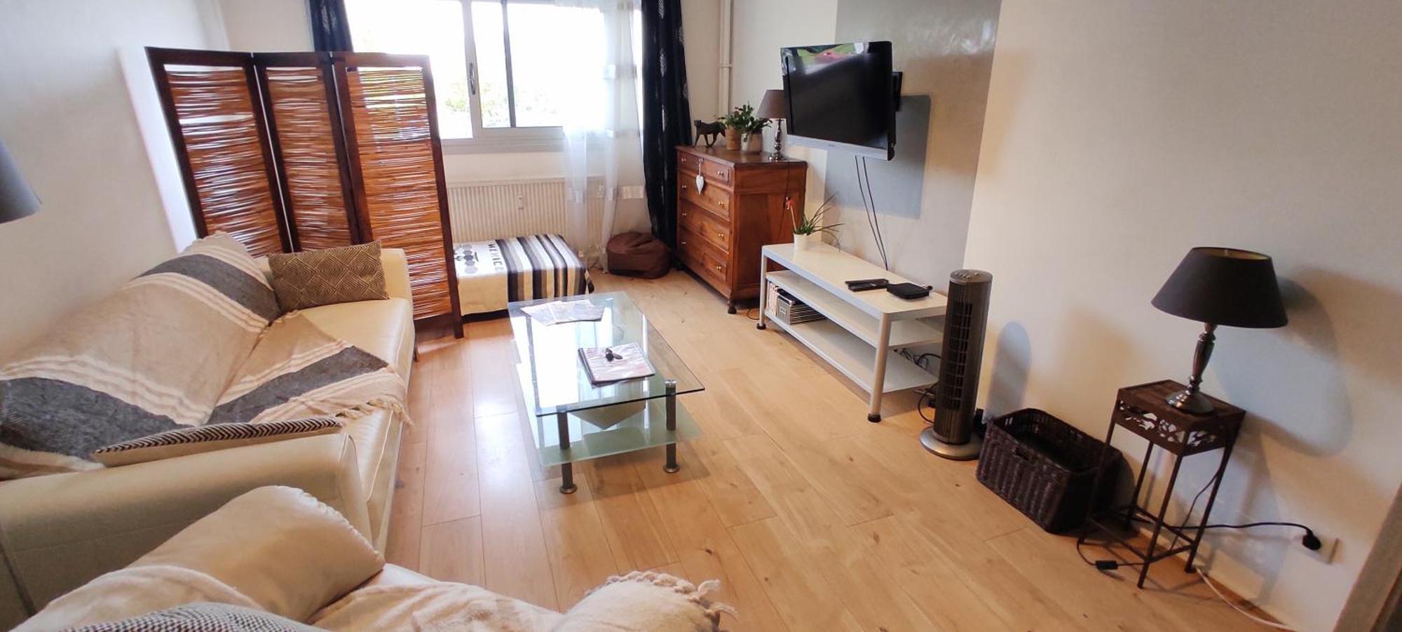 Appartement entier 70m² avec Balcon et Parking en Résidence Fermée Saint-Priest  Exterior foto